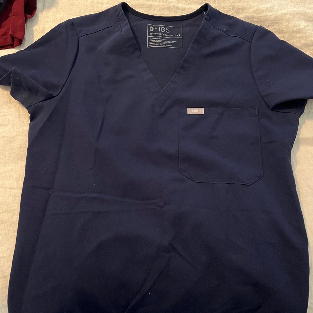 2 Figs XS Catarina navy tops